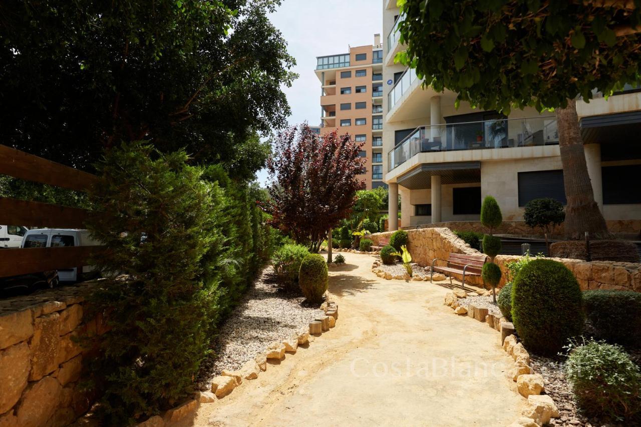Luxurious, Newly-Renovated Large 2-Bedroom Condo By The Beach Benidorm Exterior photo