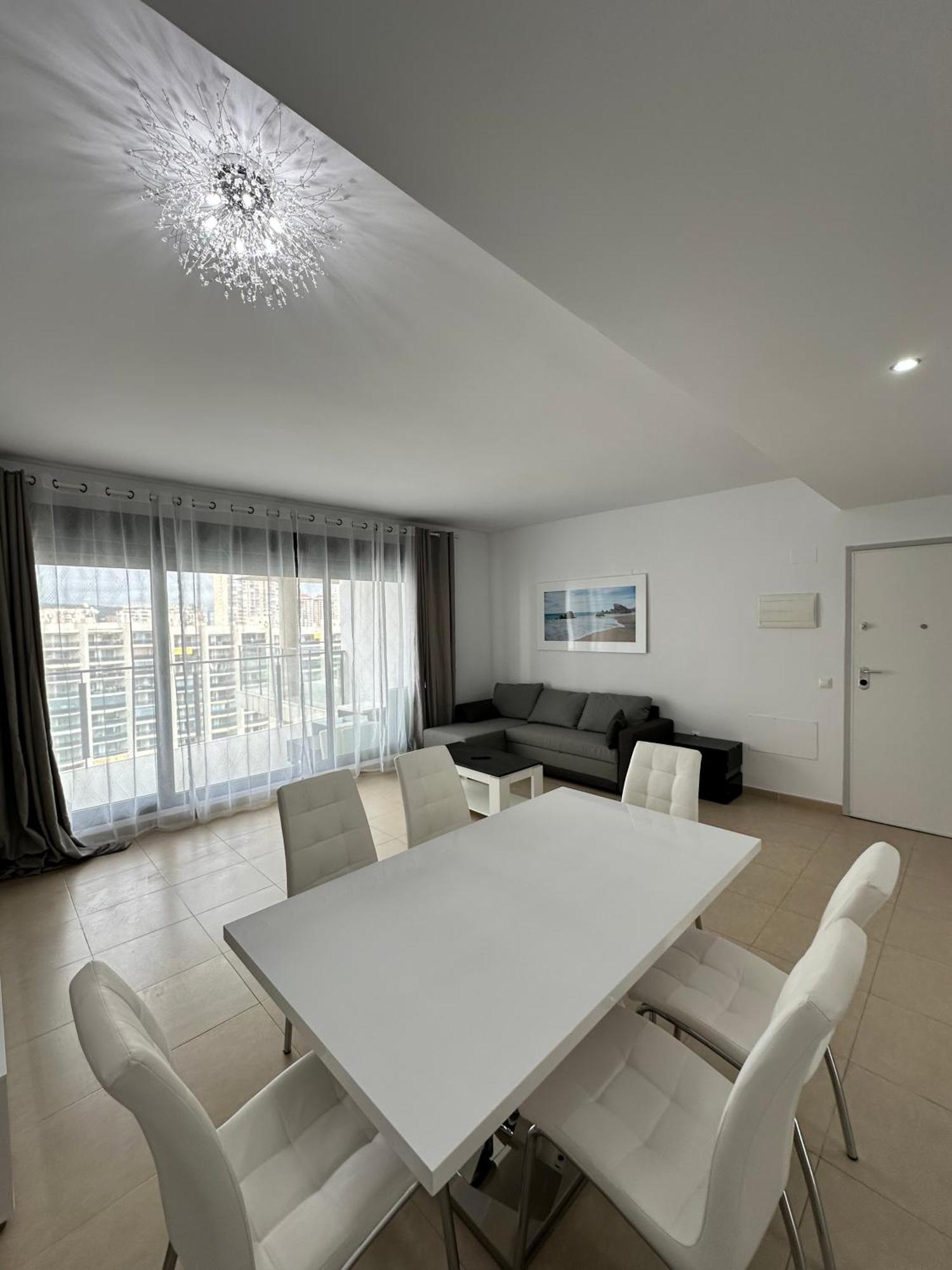 Luxurious, Newly-Renovated Large 2-Bedroom Condo By The Beach Benidorm Exterior photo